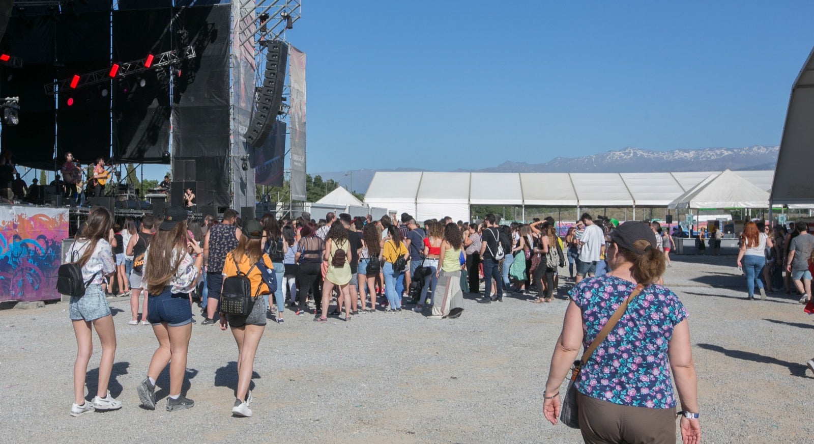 La organización espera cerrar esta edición con más de 30.000 visitantes disfrutando de dos días de música en el Cortijo del Conde