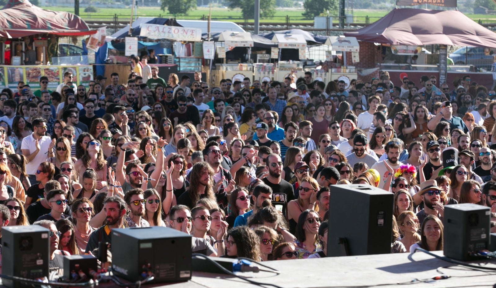 La organización espera cerrar esta edición con más de 30.000 visitantes disfrutando de dos días de música en el Cortijo del Conde