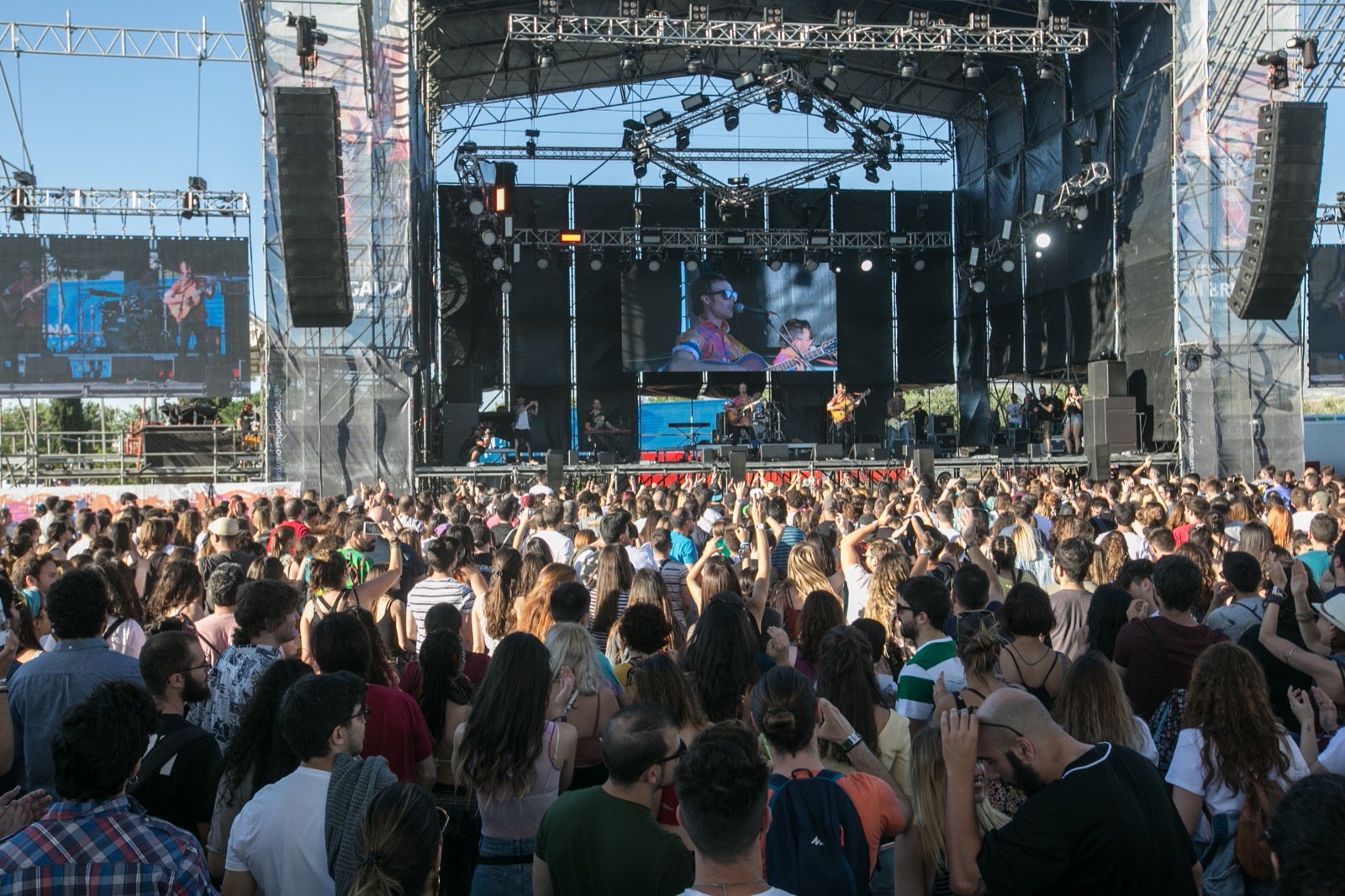 La organización espera cerrar esta edición con más de 30.000 visitantes disfrutando de dos días de música en el Cortijo del Conde