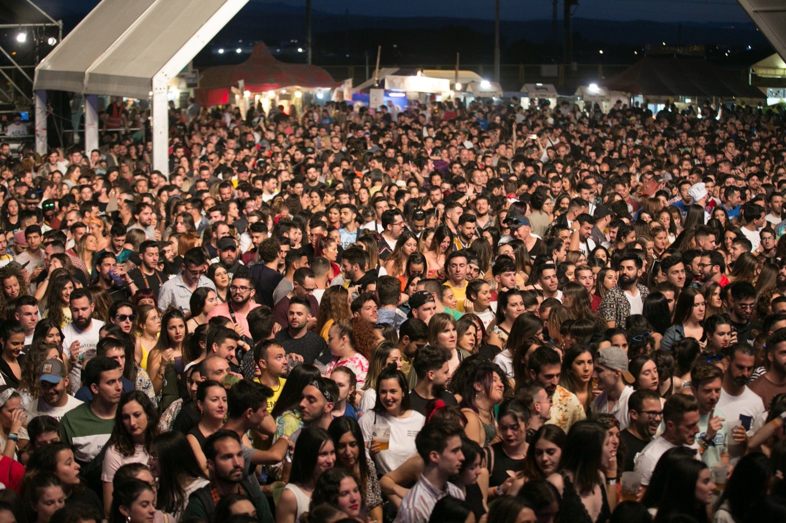 La organización espera cerrar esta edición con más de 30.000 visitantes disfrutando de dos días de música en el Cortijo del Conde