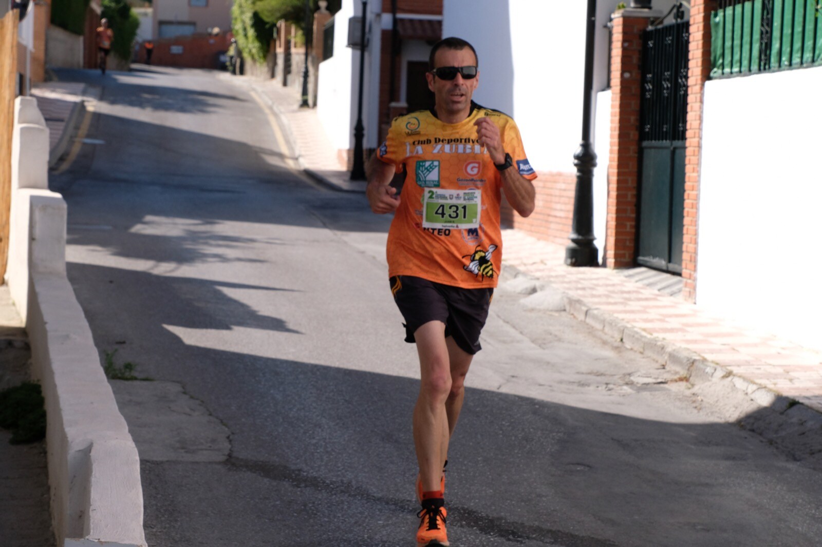 Con modalidades infantiles, una march-carrera y una prueba absoluta de 7 kilómetros, la carrera solidaria de Cájar ha celebrado su segunda edición con un gran ambiente