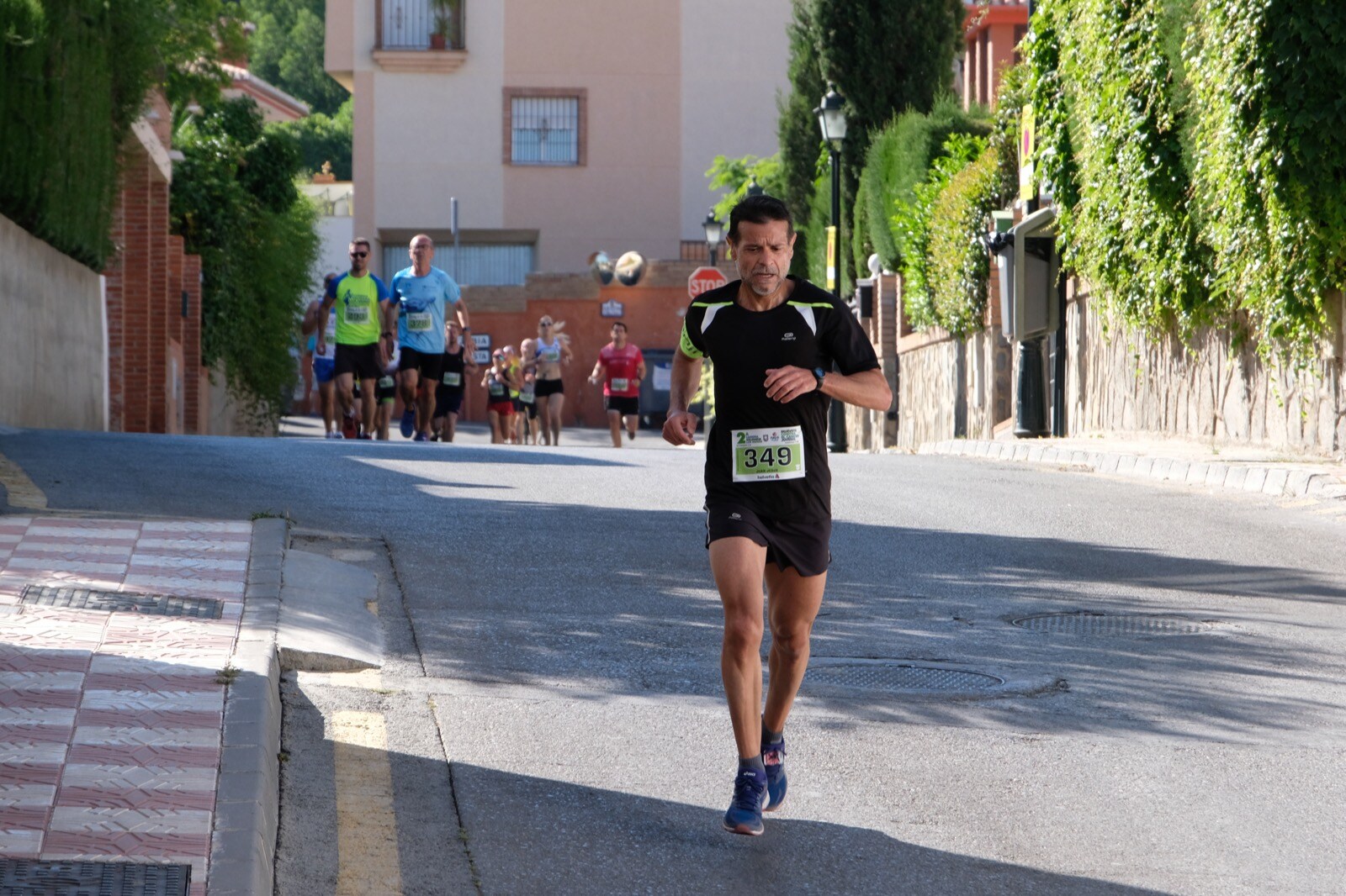 Con modalidades infantiles, una march-carrera y una prueba absoluta de 7 kilómetros, la carrera solidaria de Cájar ha celebrado su segunda edición con un gran ambiente