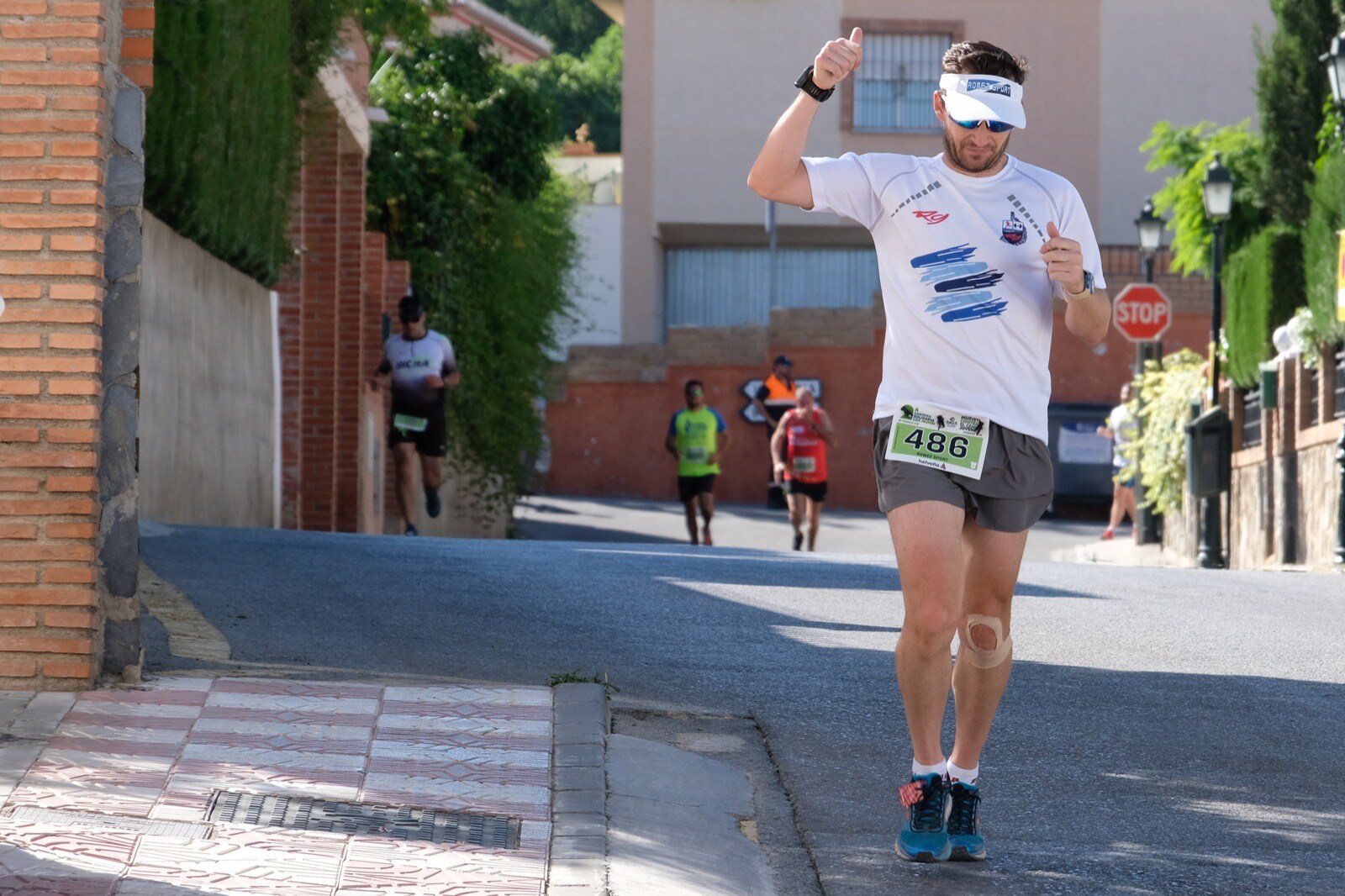 Con modalidades infantiles, una march-carrera y una prueba absoluta de 7 kilómetros, la carrera solidaria de Cájar ha celebrado su segunda edición con un gran ambiente