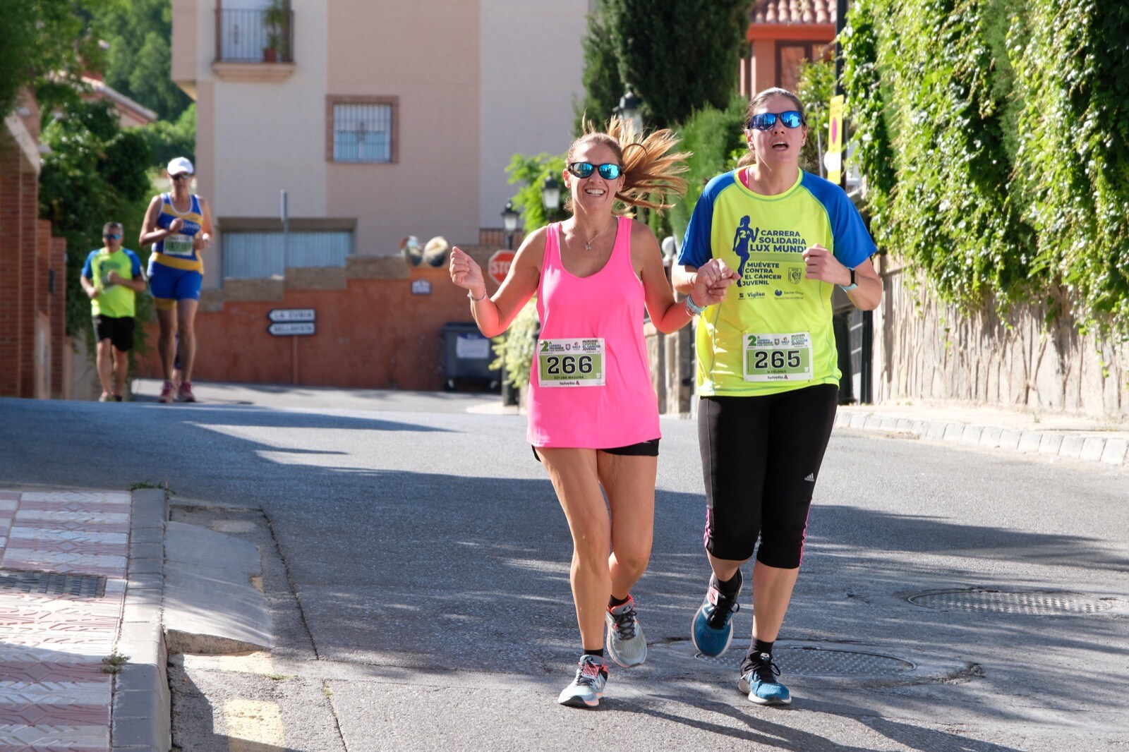 Con modalidades infantiles, una march-carrera y una prueba absoluta de 7 kilómetros, la carrera solidaria de Cájar ha celebrado su segunda edición con un gran ambiente