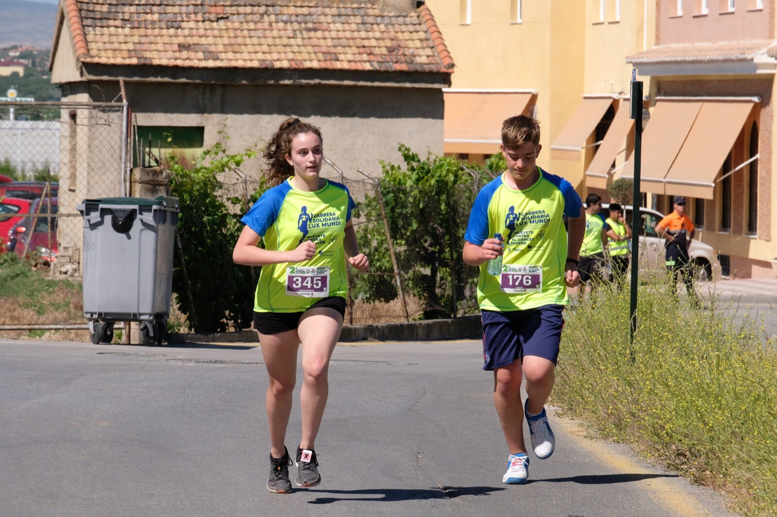 Con modalidades infantiles, una march-carrera y una prueba absoluta de 7 kilómetros, la carrera solidaria de Cájar ha celebrado su segunda edición con un gran ambiente