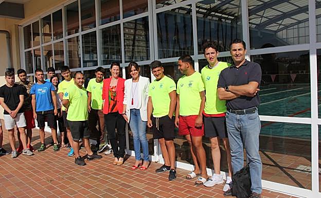 18 jóvenes de Almuñécar se forman como socorristas acuáticos