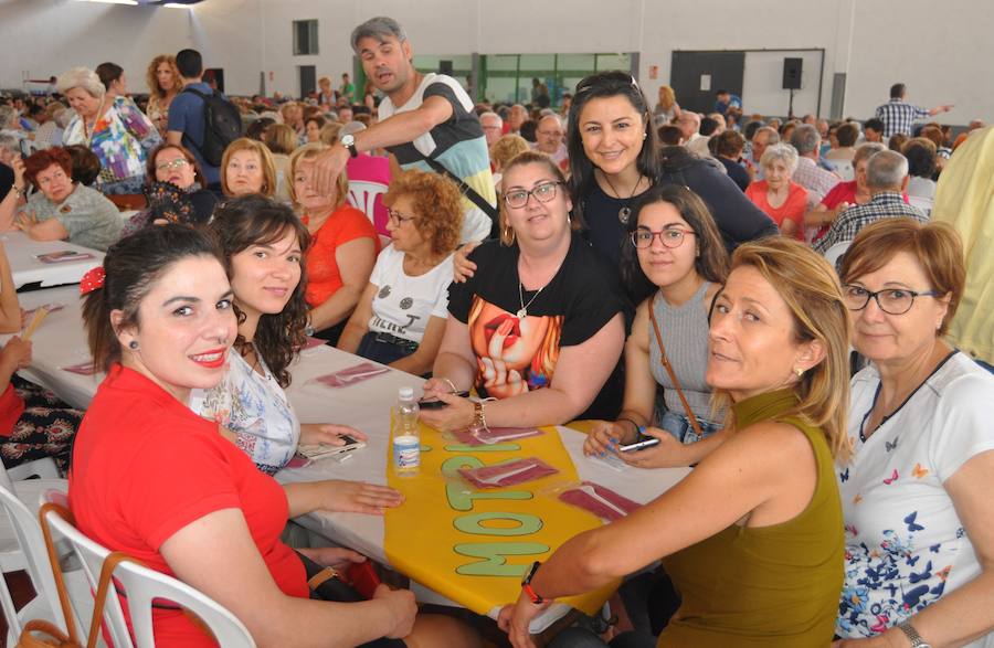 750 personas de centros de adultos conviven con emigrantes de 34 países en un encuentro de intercambio intercultural e intergeneracional celebrado en Albuñol