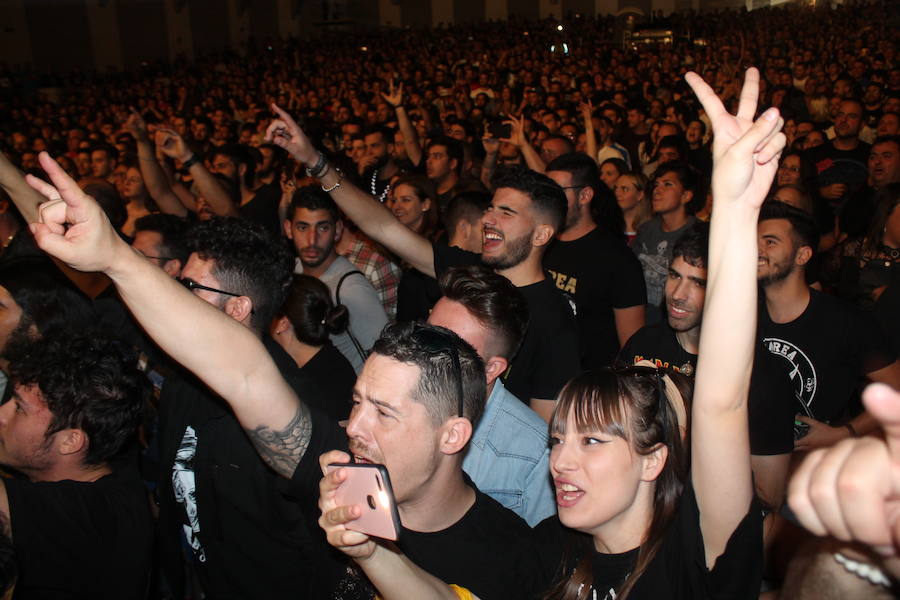Jaén siente 'el azogue' de la banda en su regreso a la capital veinte años después colgando el cartel de no hay billetes