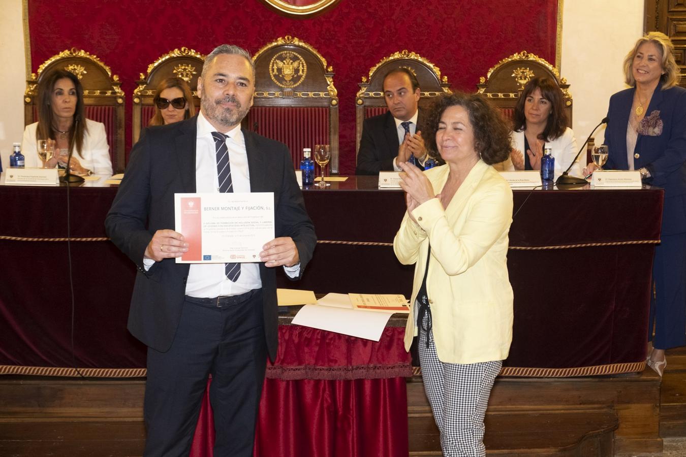 17 jóvenes con discapacidad intelectual finalizan su formación en la UGR