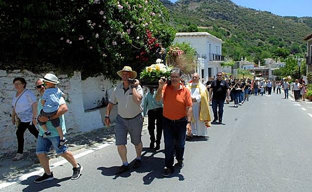 Bubión se prepara para celebrar sus fiestas en honor a San Antonio de Padua