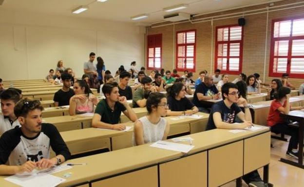 Selectividad en Andalucía | Así es el polémico examen de Matemáticas: ¿podrías resolverlo?