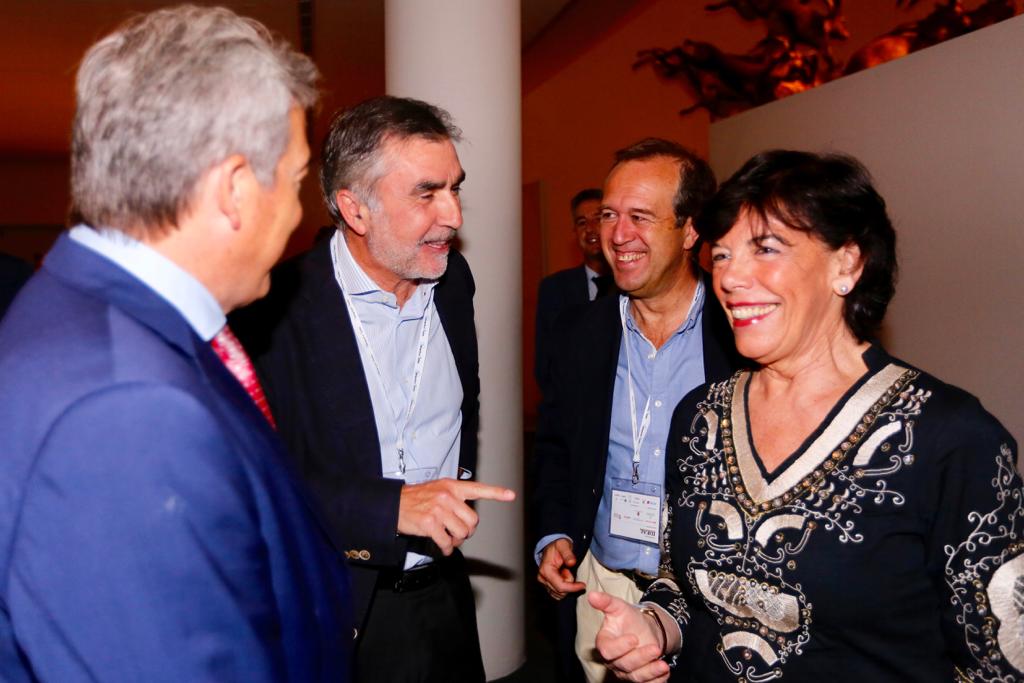 La ministra llega al Parque de las Ciencias para inaugurar #TATGranada19