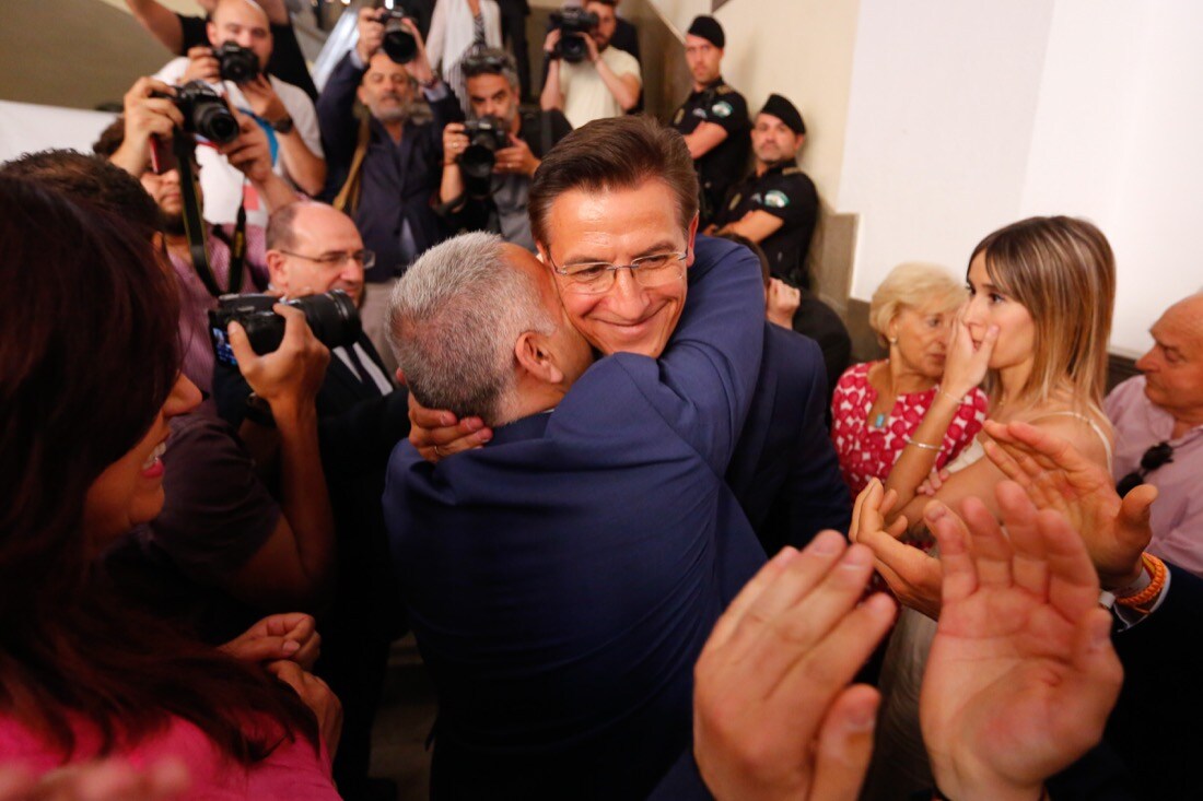 Todas las imágenes de todo lo que ha sucedido desde el salón de plenos de la Plaza el Carmen con la proclamación de Luis Salvador como alcalde