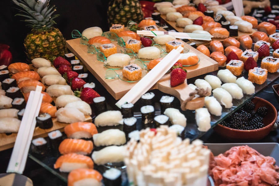 Mercedes-Benz lanza el nuevo CLA. La segunda generación del coupé compacto por excelencia de Mercedes. Una versión mejorada de su actual antecesor. Se trata de un coupé de cuatro puertas y cinco plazas de Mercedes, con un diseño completamente diferenciador. El vehículo, de estética deportiva por fuera, destaca en su interior de un extra de diseño, lujo y tecnología.