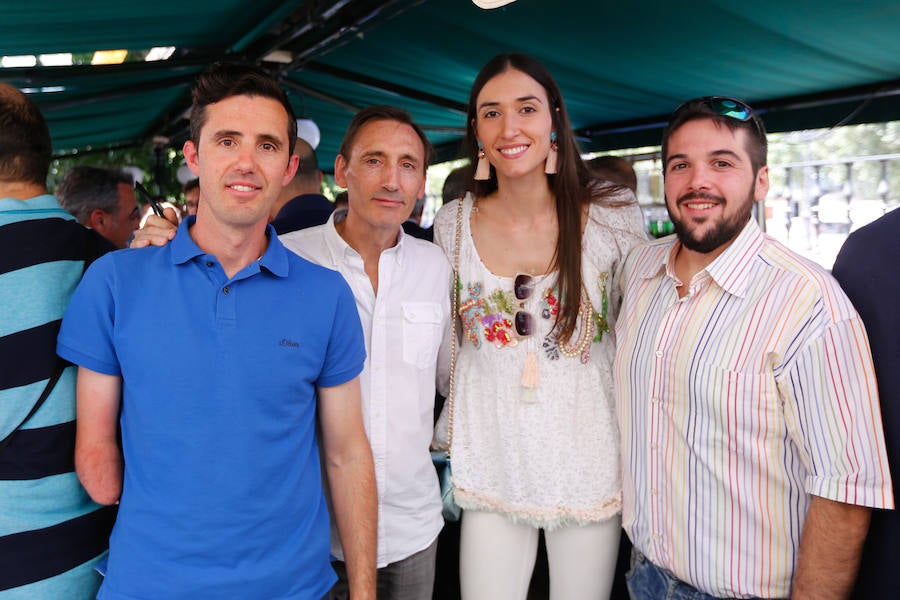 IDEAL quiere estar, un año más, cerca de los granadinos durante estos días de feria. Así, cada mediodía espera en Las Titas, en el Paseo del Salón, a todos aquellos que deseen disfrutar de un ambiente familiar y en el que la buena gastronomía será protagonista.