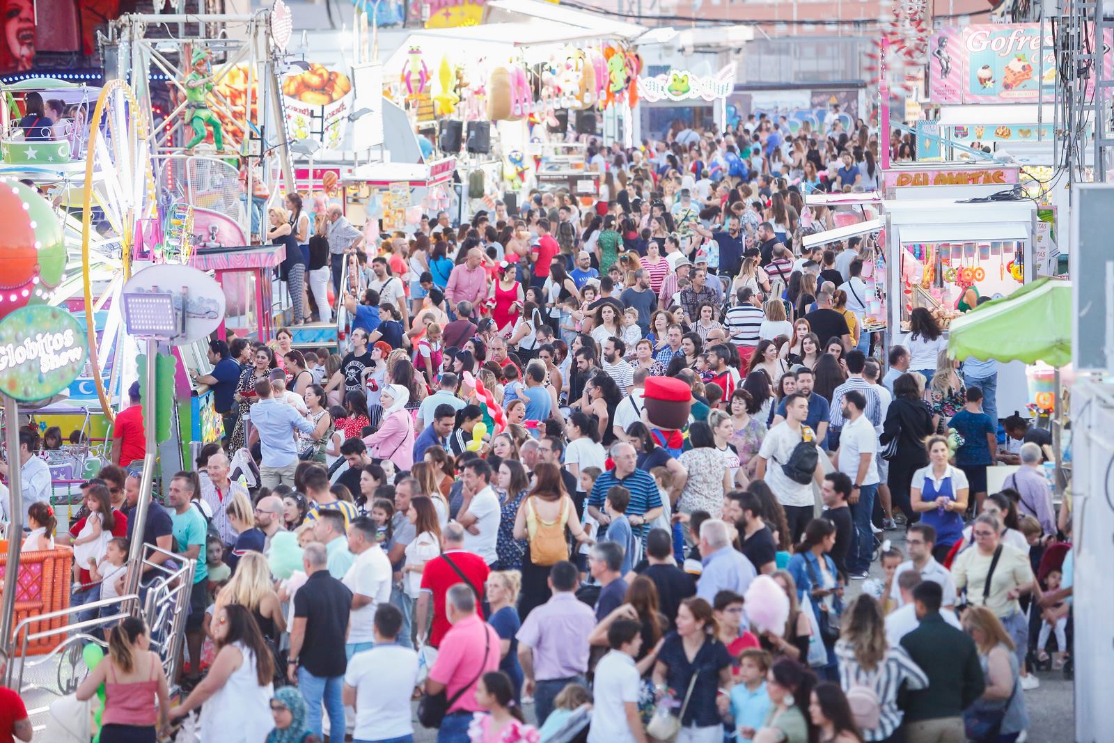 Fotos: Martes de columpios en el ferial