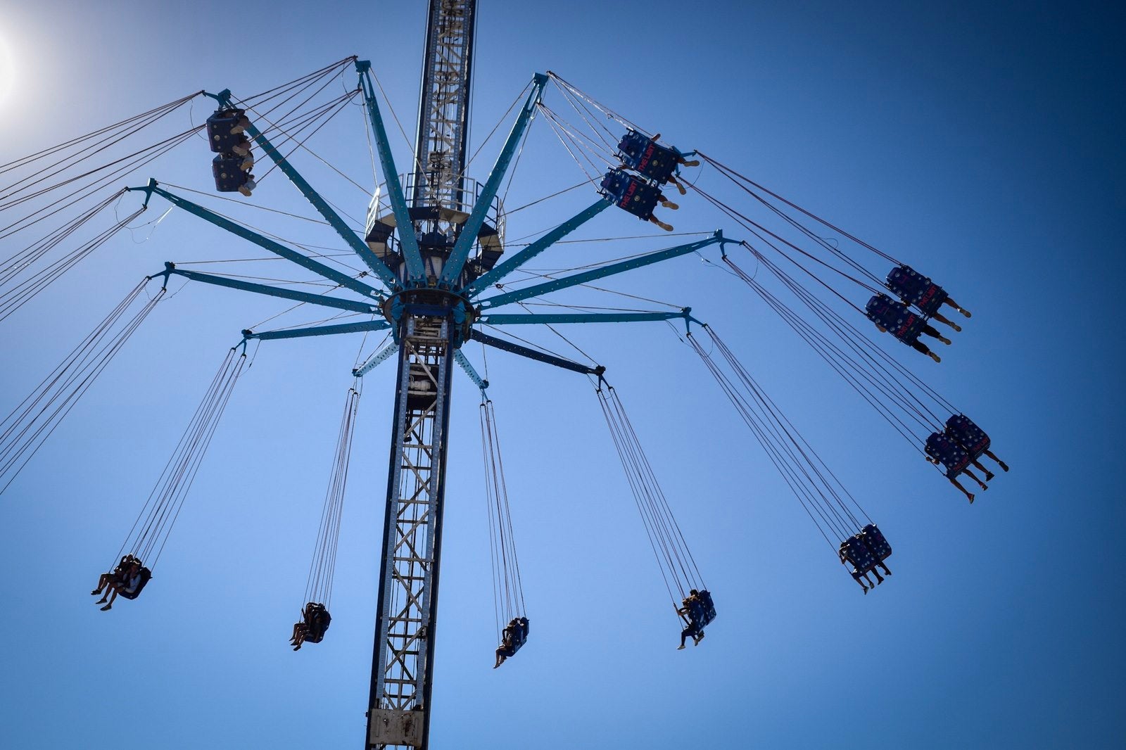 Fotos: Martes de columpios en el ferial