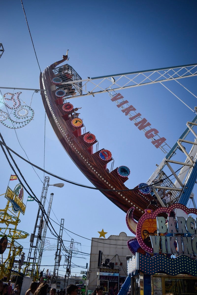 Fotos: Martes de columpios en el ferial