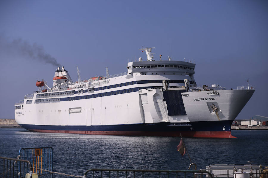 Aún no hay fecha para que el buque comience a realizar el trayecto con la ciudad autónoma