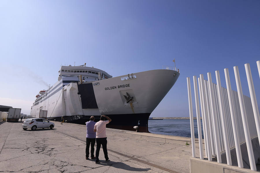 Aún no hay fecha para que el buque comience a realizar el trayecto con la ciudad autónoma