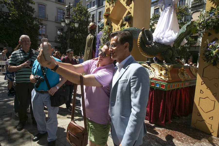 Te mostramos en imágenes cómo se ha vivido en el centro uno de los dìas grandes de la feria