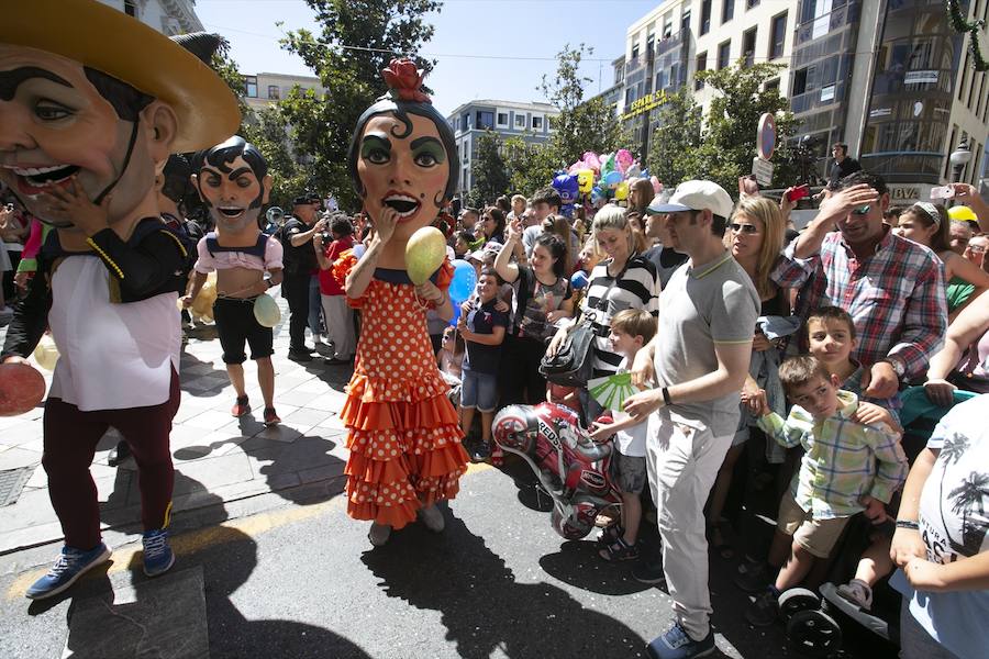 Te mostramos en imágenes cómo se ha vivido en el centro uno de los dìas grandes de la feria