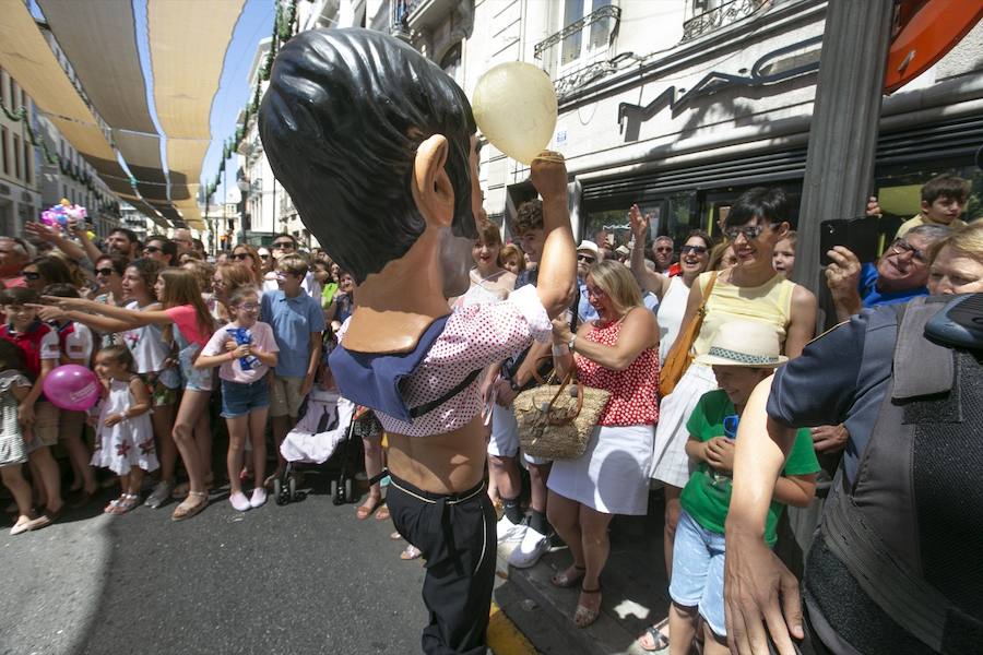 Te mostramos en imágenes cómo se ha vivido en el centro uno de los dìas grandes de la feria