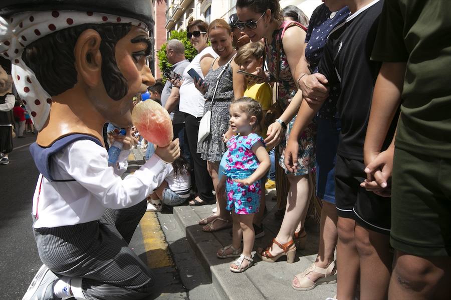 Te mostramos en imágenes cómo se ha vivido en el centro uno de los dìas grandes de la feria