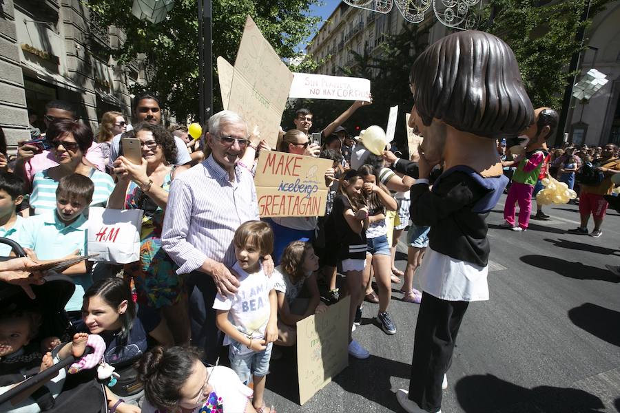 Te mostramos en imágenes cómo se ha vivido en el centro uno de los dìas grandes de la feria