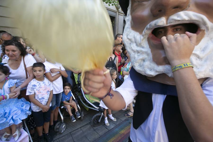 Te mostramos en imágenes cómo se ha vivido en el centro uno de los dìas grandes de la feria