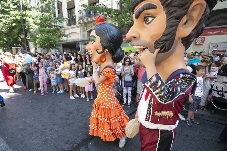 Te mostramos en imágenes cómo se ha vivido en el centro uno de los dìas grandes de la feria