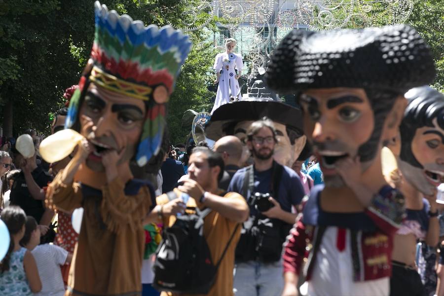 Te mostramos en imágenes cómo se ha vivido en el centro uno de los dìas grandes de la feria