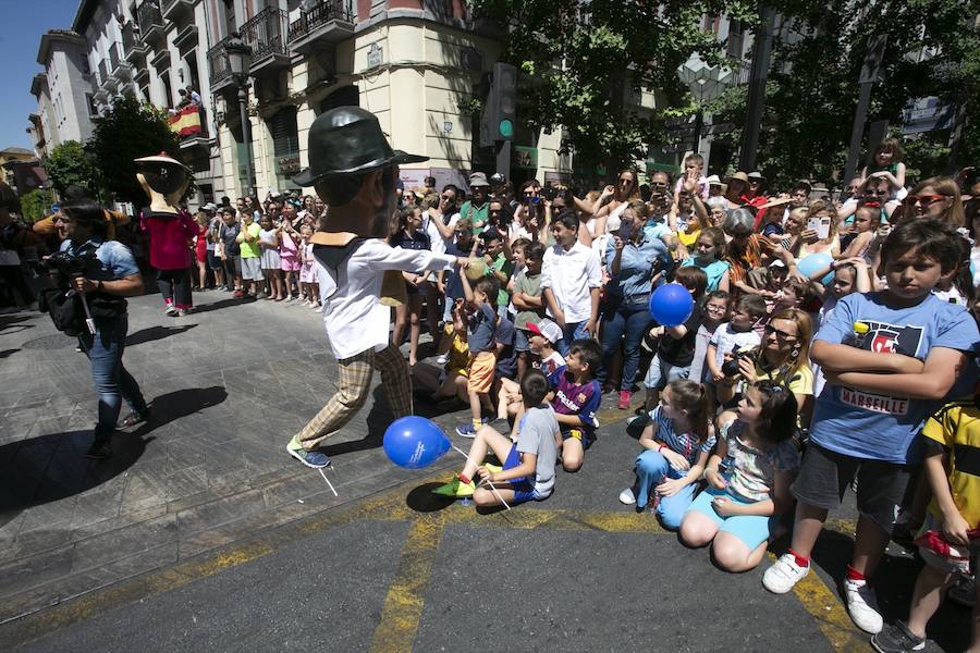 Te mostramos en imágenes cómo se ha vivido en el centro uno de los dìas grandes de la feria