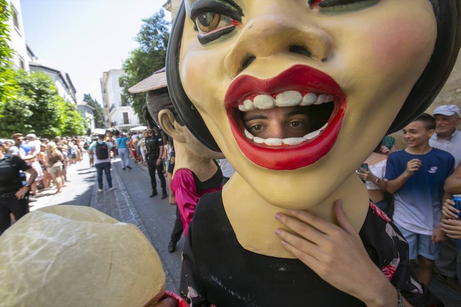 Te mostramos en imágenes cómo se ha vivido en el centro uno de los dìas grandes de la feria