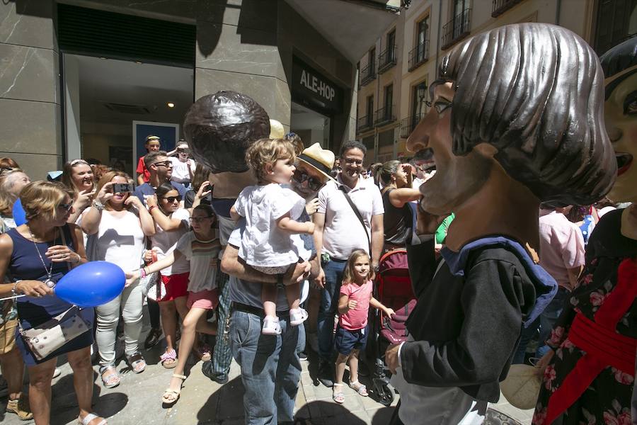 Te mostramos en imágenes cómo se ha vivido en el centro uno de los dìas grandes de la feria