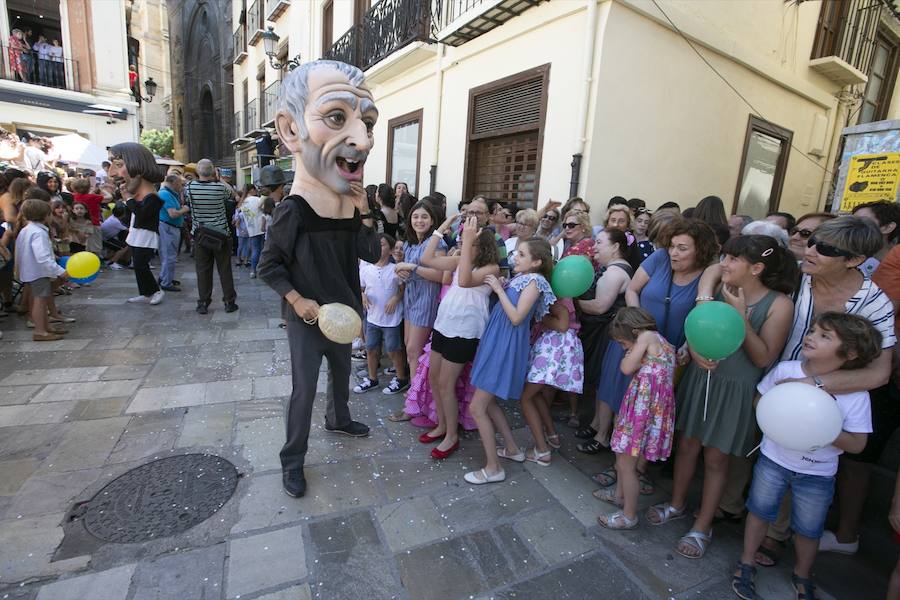 Te mostramos en imágenes cómo se ha vivido en el centro uno de los dìas grandes de la feria