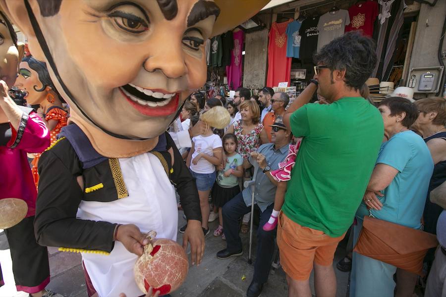 Te mostramos en imágenes cómo se ha vivido en el centro uno de los dìas grandes de la feria