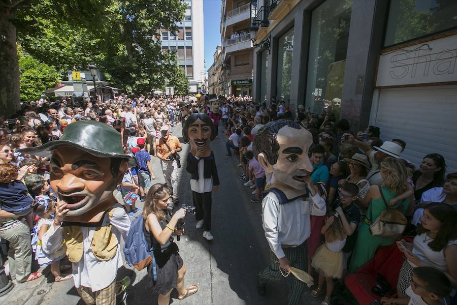 Te mostramos en imágenes cómo se ha vivido en el centro uno de los dìas grandes de la feria