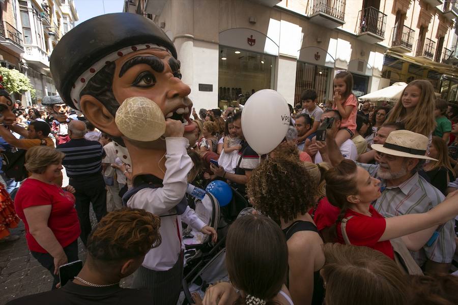 Te mostramos en imágenes cómo se ha vivido en el centro uno de los dìas grandes de la feria