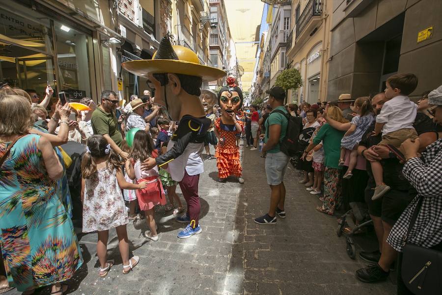 Te mostramos en imágenes cómo se ha vivido en el centro uno de los dìas grandes de la feria