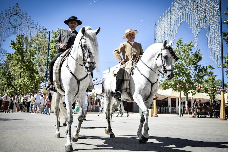 El miércoles es día grande del Corpus y el recinto de Almanjáyar fue muestra de ellos, especialmente por la noche