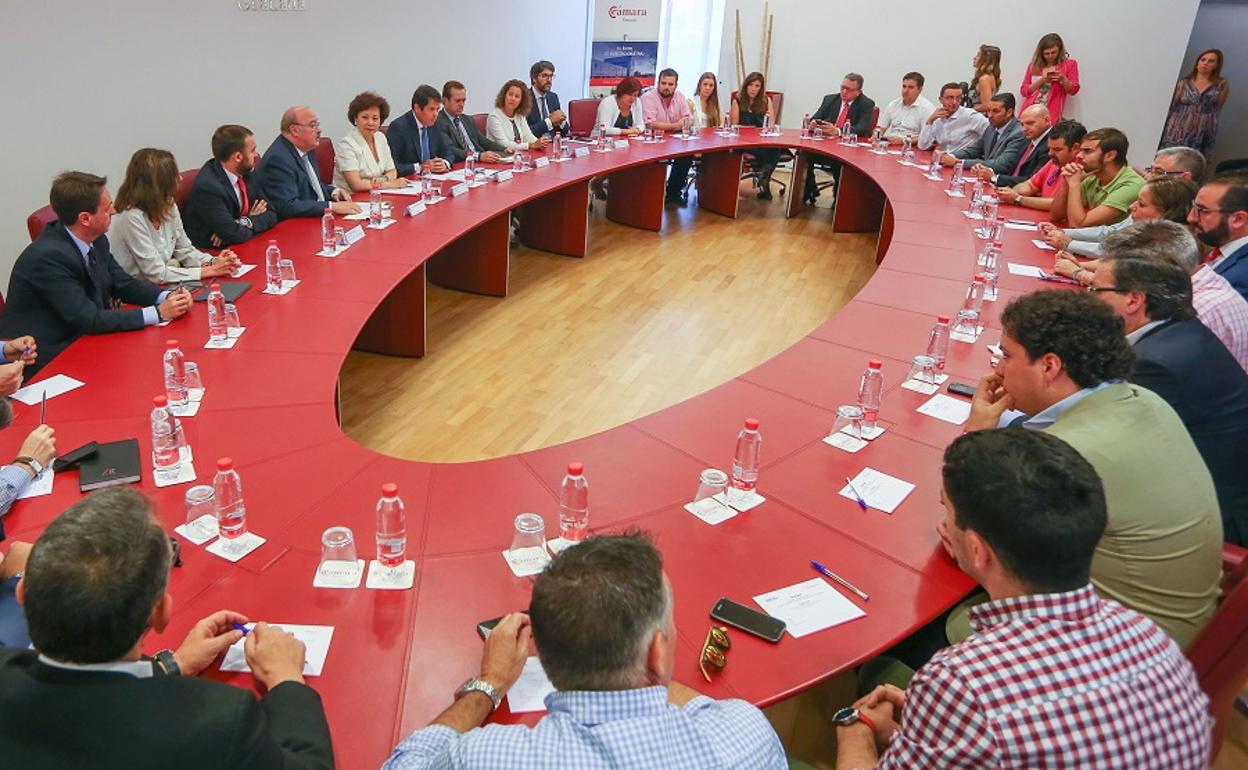 Un encuentro anterior en la Cámara de Comercio