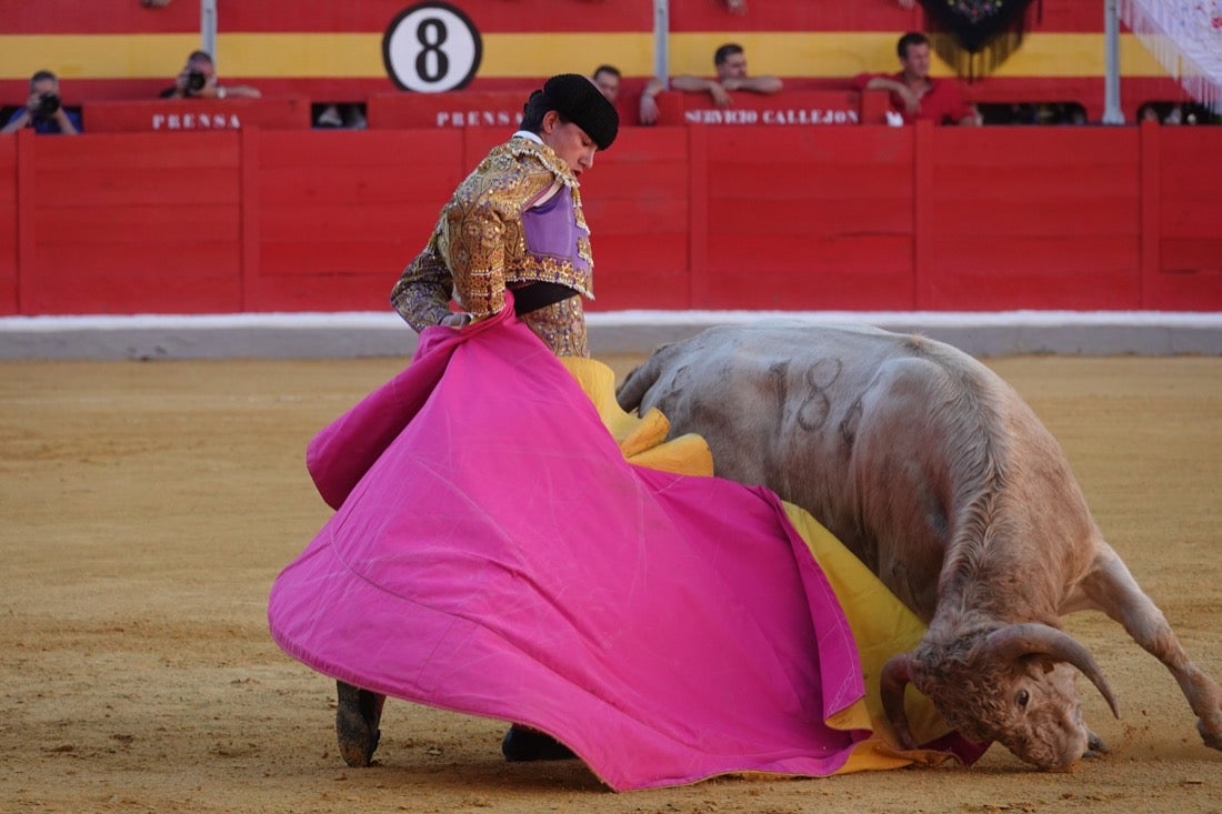 El novillero azteca, que cortó tres orejas, se impuso en la final a Alejandro Peñaranda y Miguel Polope