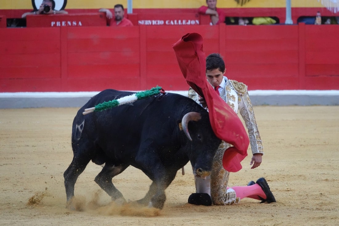 El novillero azteca, que cortó tres orejas, se impuso en la final a Alejandro Peñaranda y Miguel Polope