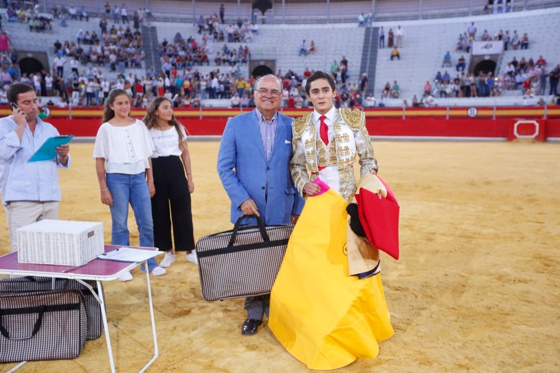 El novillero azteca, que cortó tres orejas, se impuso en la final a Alejandro Peñaranda y Miguel Polope