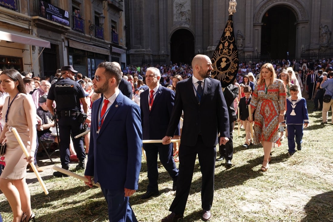 Si has estado en la Plaza de las Pasiegas, búscate en nuestra galería