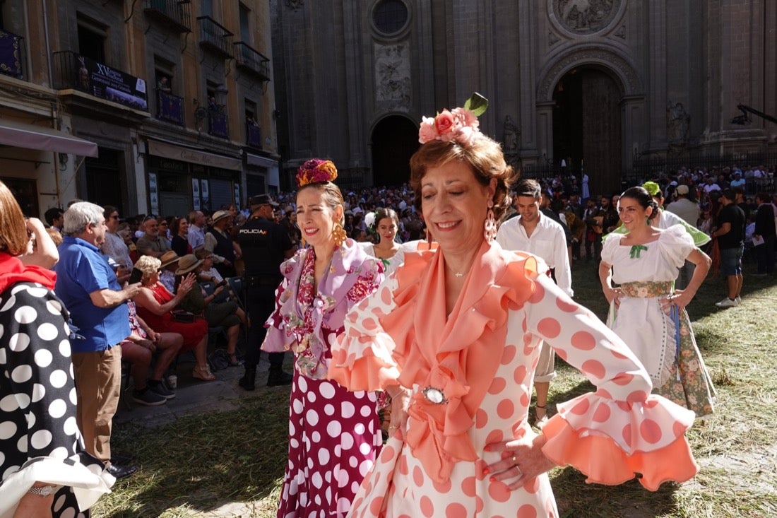 Si has estado en la Plaza de las Pasiegas, búscate en nuestra galería