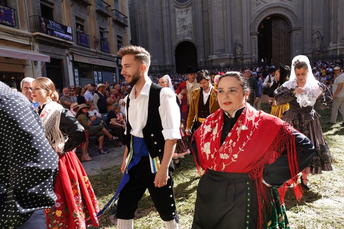 Si has estado en la Plaza de las Pasiegas, búscate en nuestra galería