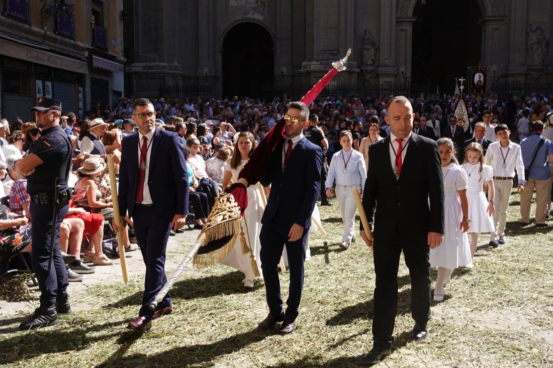 Si has estado en la Plaza de las Pasiegas, búscate en nuestra galería