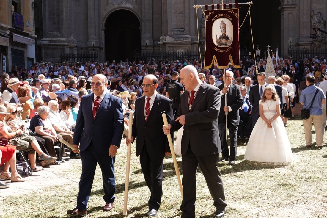 Si has estado en la Plaza de las Pasiegas, búscate en nuestra galería